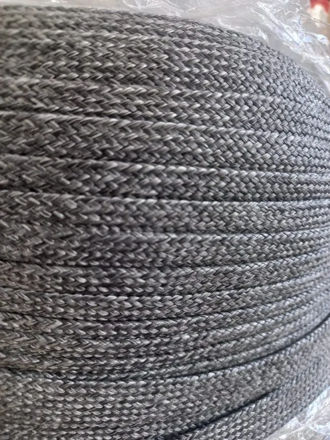 Gris oscuro